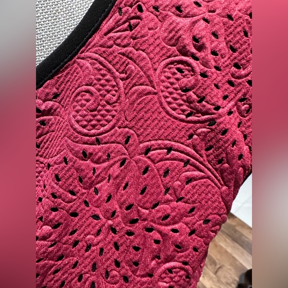 Midi  Dress in Burgundy - Picture 4 of 5